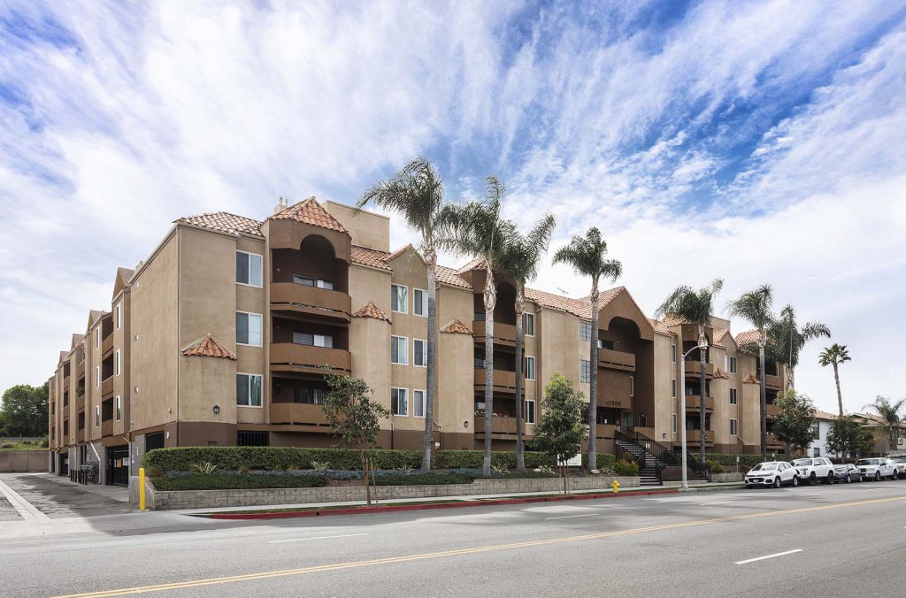 Encino Palms 2 Bedroom, 2 Bath Apartments For Rent in Encino, CA